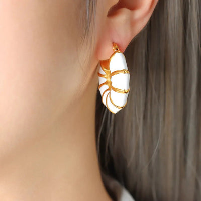 Aretes Chapa de Oro Friday con Blanco - Realistica, Tal cual soy